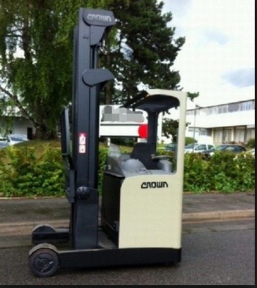 Product picture Crown ESR4000 Series Forklift Parts Catalog Manual Instant Download