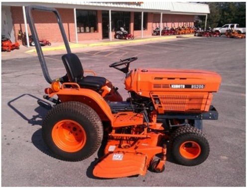 Product picture Kubota B5200D Tractor Illustrated Master Parts Manual Instant Download